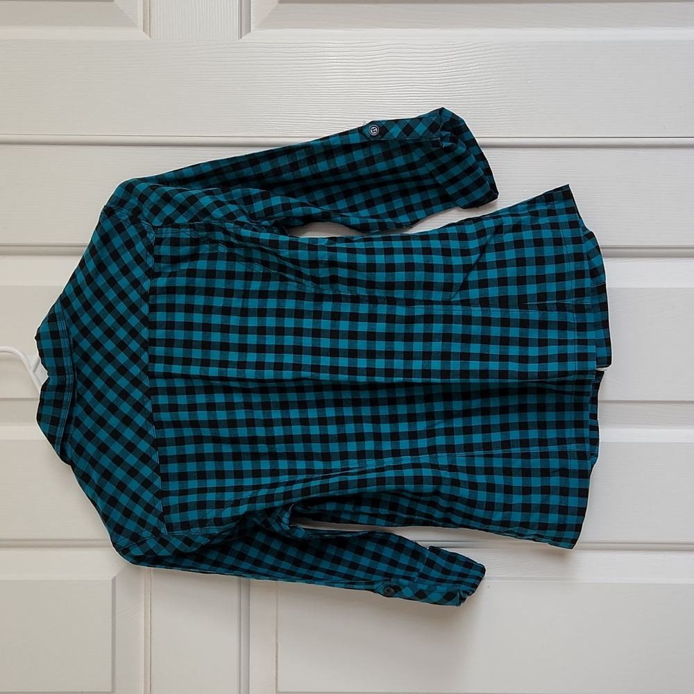 Button up shirt - Picture 3 of 3